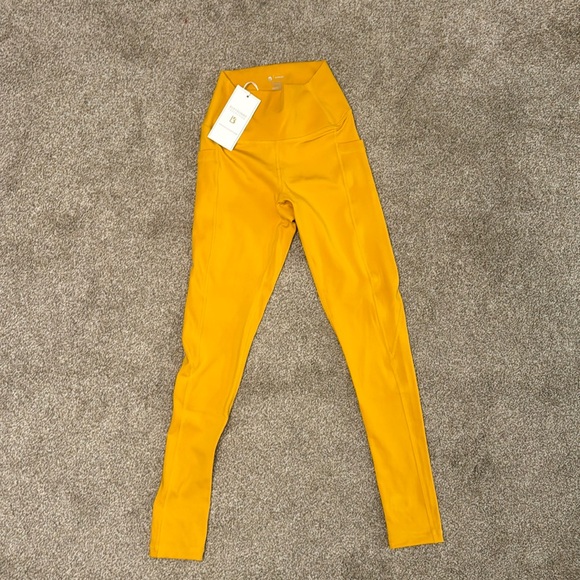 XS Yellow BuffBunny legging with pocket NwT - Picture 2 of 2